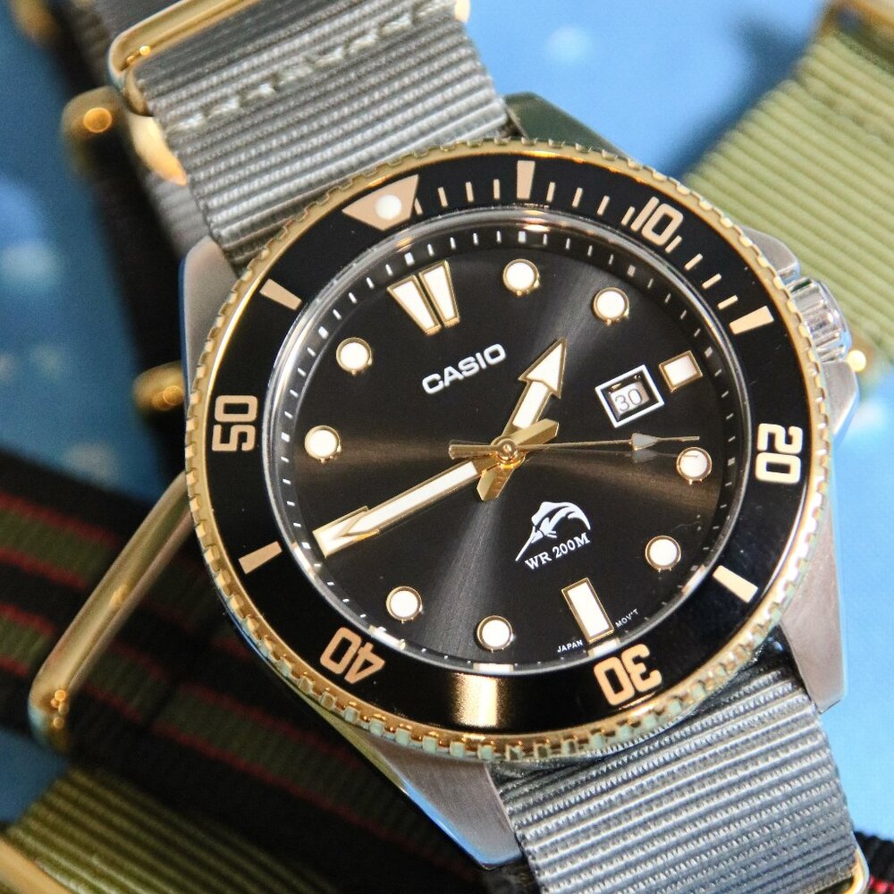 Casio Black-Gold Duo-Tone 200m Dive Watch with 5 straps and 1 bracelet